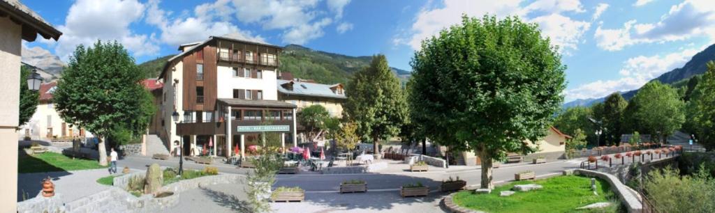 Auberge Roche Grande Hotell Entraunes Exteriör bild